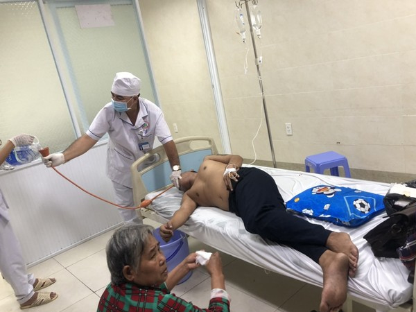 Một bị cáo uống thuốc trừ cỏ tự tử sau khi kháng cáo bất thành