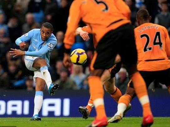 Cựu tiền đạo Man City Robinho ngồi tù 9 năm