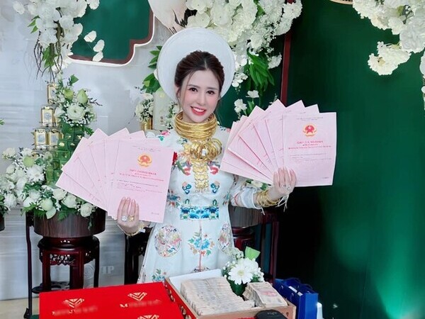 Đám cưới 'siêu khủng' ở Cần Thơ: Cô dâu nhận của hồi môn gần 30 tỷ đồng, nhan sắc thuộc hàng 'chất lượng cao'