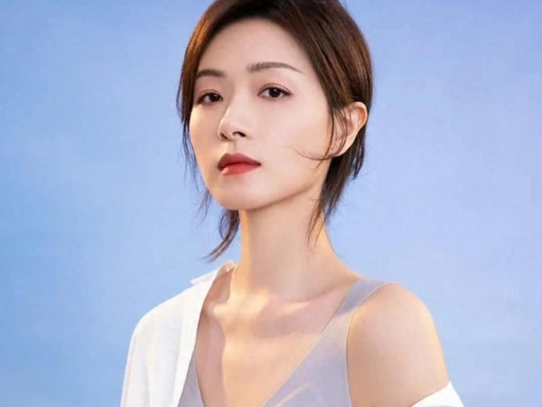 Mỹ nhân 'sạch nhất showbiz' 42 tuổi vẫn trẻ đẹp như thiếu nữ, bị phong sát sau 7 lần từ chối yêu đạo diễn