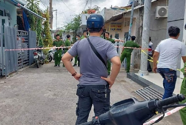 Tạm giữ gã 'chồng hờ' chém 2 mẹ con gây thương tích nặng