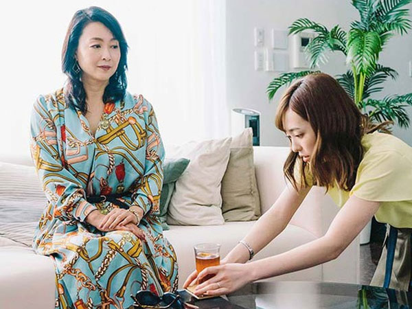 So sánh con dâu với người yêu cũ của con trai ngay trong bữa cỗ, mẹ chồng được phen 'ngượng chín mặt'