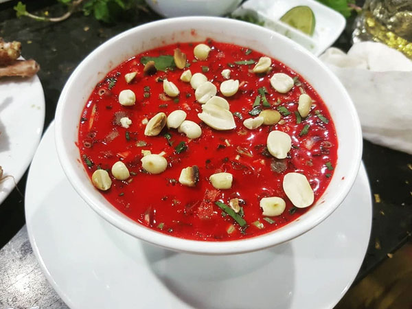 Tử vong sau ăn tiết canh lợn
