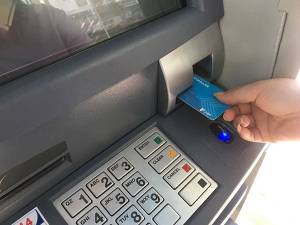 Sau Eximbank, những ngân hàng nào còn thu phí với tài khoản 0 đồng ngưng sử dụng nhiều năm?