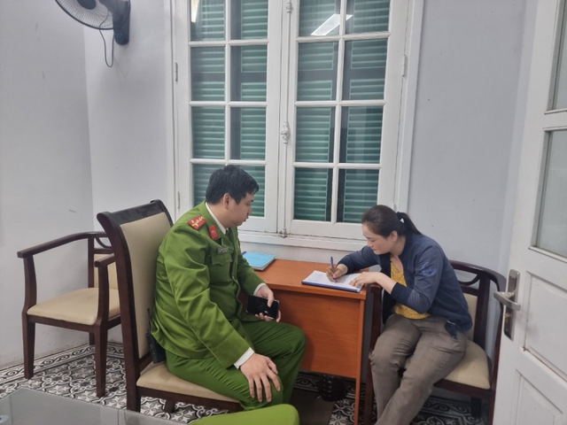 'Chặt chém' 100 nghìn đồng/3 chiếc bánh rán cho khách Tây, người phụ nữ nhận cái kết buồn ngay tức khắc