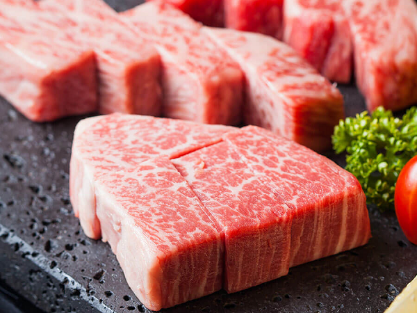 Thịt bò Kobe nổi tiếng giá siêu rẻ trên 'chợ mạng', chất lượng ra sao?