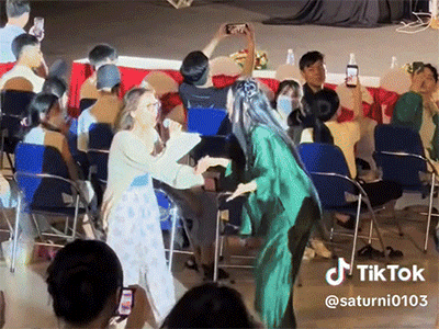 'Cái kết' của Phương Mỹ Chi khi mời khán giả song ca cùng mình