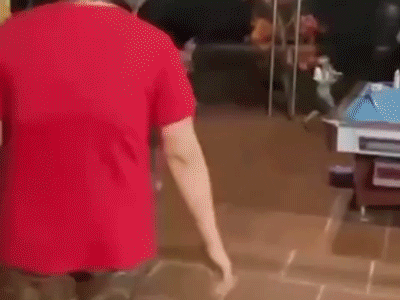 Xôn xao clip CĐV đập nát tivi sau trận thua đội tuyển Indonesia, người xem ngán ngẩm