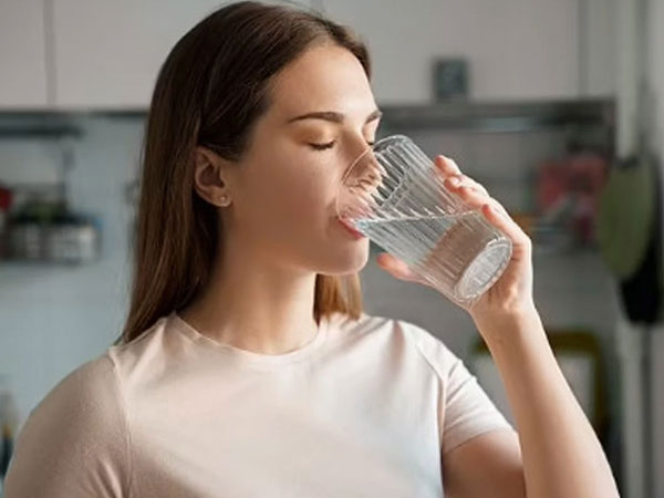 Sai lầm khi uống nước khiến cơ thể 'gặp nạn'