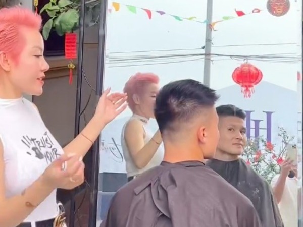 Quang Hải cắt tóc để mai làm chú rể ngay trong sân nhà, Thanh Huyền tất bật đãi tiệc nhưng vẫn ghé vào nói 1 câu!