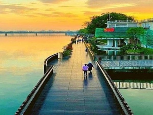 Cầu gỗ là biểu tượng bạc tỷ của một thành phố ở Việt Nam: 'Dát' 7 tấn đồng, diện tích hơn 2.400m2