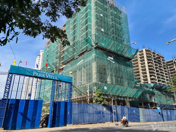 Chung cư bán gần chục năm vẫn 'chết lâm sàng', người mua ngóng từng ngày xây lại