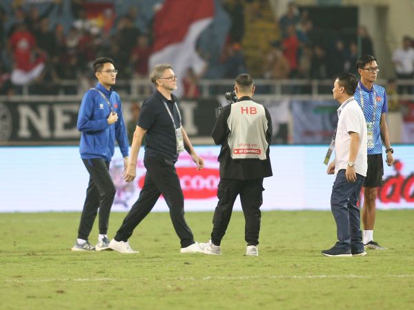 Tuyển Việt Nam tuột dốc: Vì đâu vẫn phải cảm ơn ông Troussier