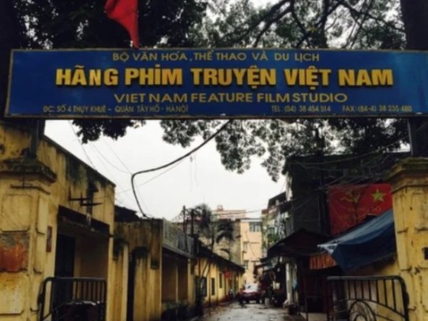 Tạm hoãn xuất cảnh với Chủ tịch Hãng phim truyện Việt Nam