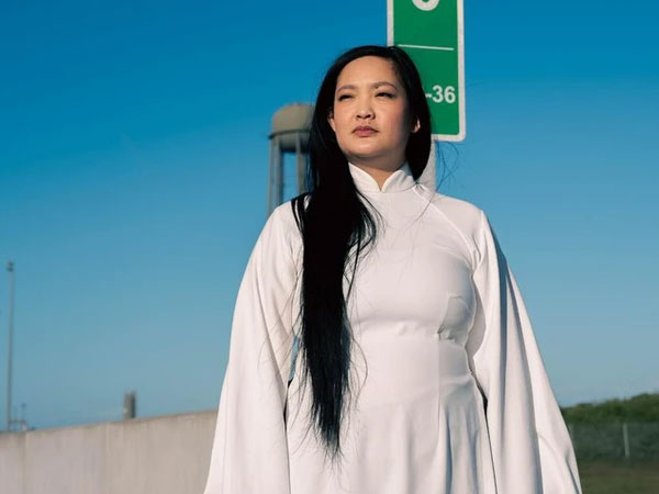 Amanda Nguyễn trở thành nữ phi hành gia gốc Việt đầu tiên bay vào không gian trên tàu Blue Origin, tự hào nói: 'Tôi là người Việt Nam'