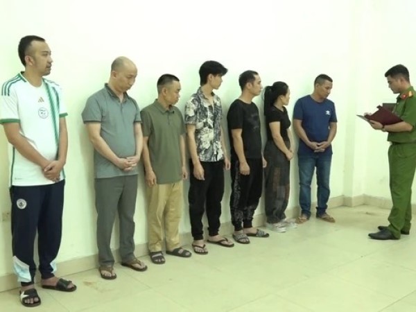 Bắt 10 đối tượng tham gia đánh bạc giao dịch gần 1 tỉ đồng/ngày
