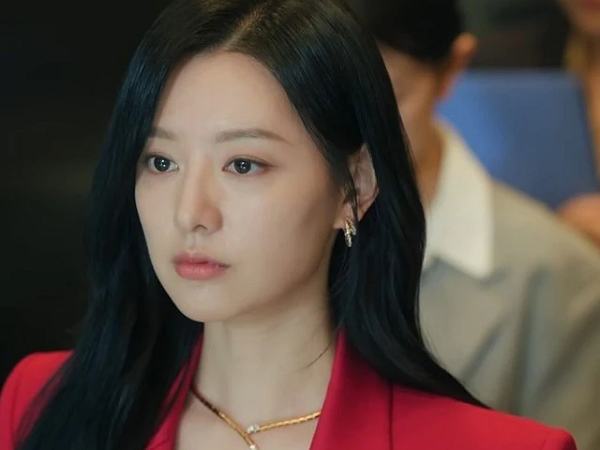 Kim Ji Won lên đồ 'báo thù' gần 1,3 tỷ trong tập 7 'Queen of Tears': Đỏ rực hừng hực để dằn mặt chồng