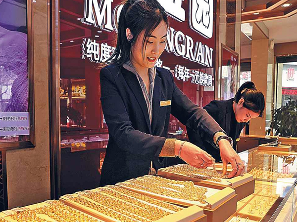 Giá vàng tăng mạnh ở Trung Quốc, người dân vẫn tăng mua vào