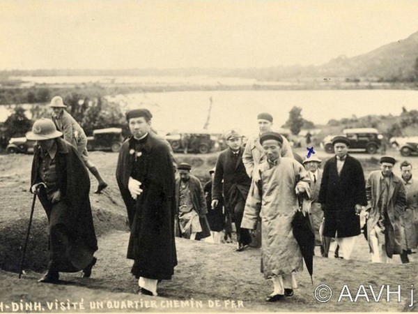 Hình độc vua Bảo Đại tuần du các tỉnh Nam Trung Bộ năm 1933