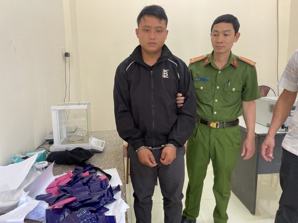 Vận chuyển hơn 11 nghìn viên ma túy để lấy tiền công 10 triệu đồng