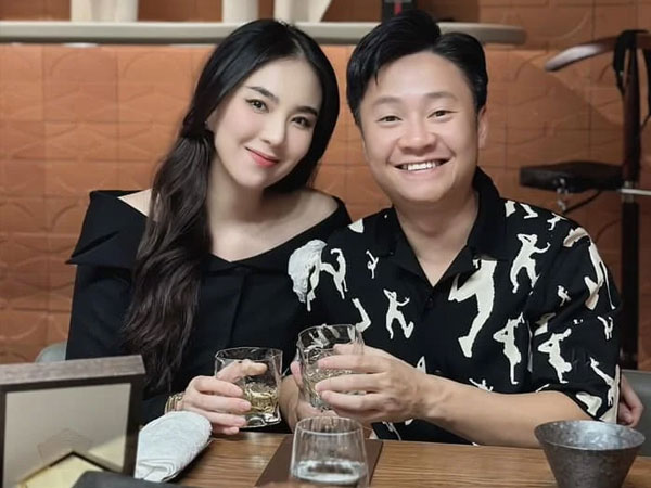 HOT: 'MC đẹp nhất VTV' bất ngờ thông báo ly hôn chồng thiếu gia sau 17 năm gắn bó