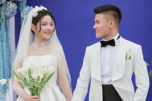 Hé lộ món quà Quang Hải và Chu Thanh Huyền tặng khách dự cưới ở khách sạn 5 sao thay lời cảm ơn