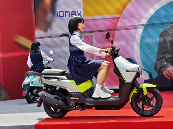 Xe tay ga Kymco Dollar thiết kế như Nobita, giá 66,9 triệu đồng