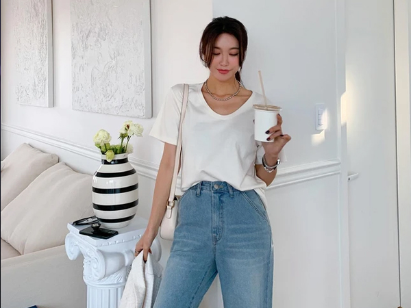 5 mẫu áo thun trẻ trung và thanh lịch dành cho tuổi ngoài 40