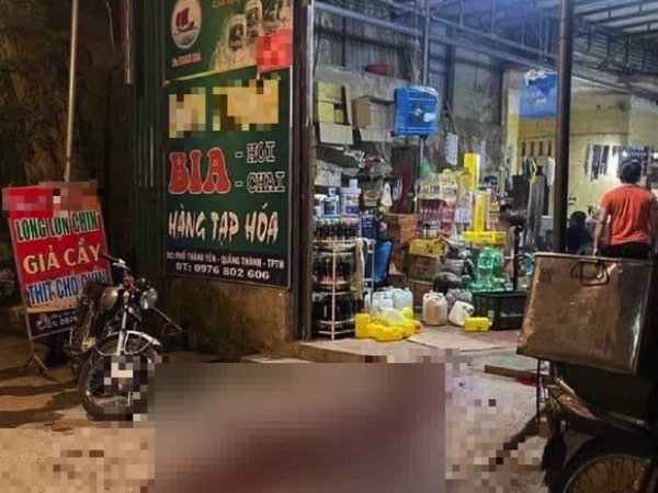 Bị hàng xóm truy sát, người đàn ông gục chết ngay trước quán bia