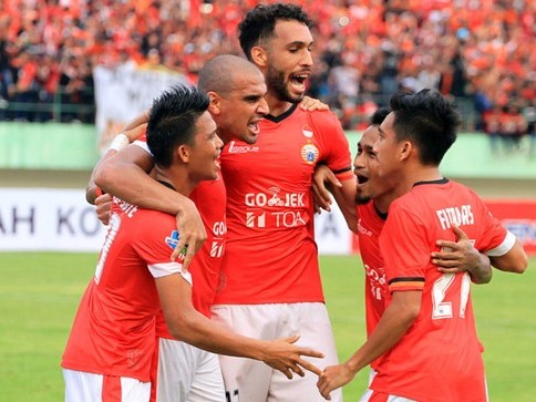 Bóng đá Indonesia nhận lệnh trừng phạt từ FIFA