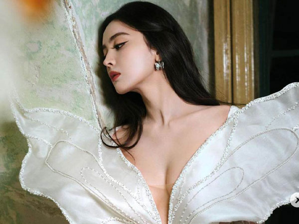 Mỹ nữ đẹp nhất Tân Cương tập thể dục bằng 2 ly nước, ảnh chụp lén hút 50 triệu lượt xem