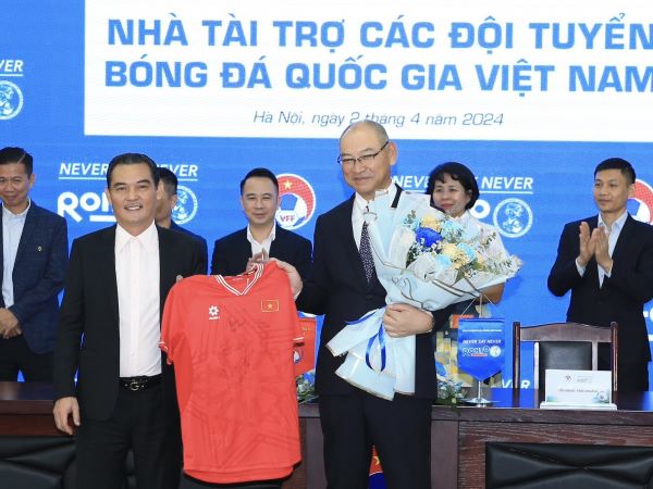 VFF ngắm HLV Nhật Bản ngồi 'ghế nóng' tuyển Việt Nam?