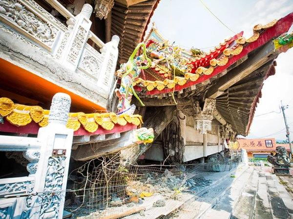 Hình ảnh hiện tại đáng kinh ngạc về ngôi đền 'biểu tượng' sau một trong những trận động đất kinh hoàng nhất tại Đài Loan