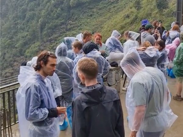 Một địa điểm du lịch Việt Nam ngày càng thu hút nhiều khách Tây khám phá dù phải đi rất xa và vất vả