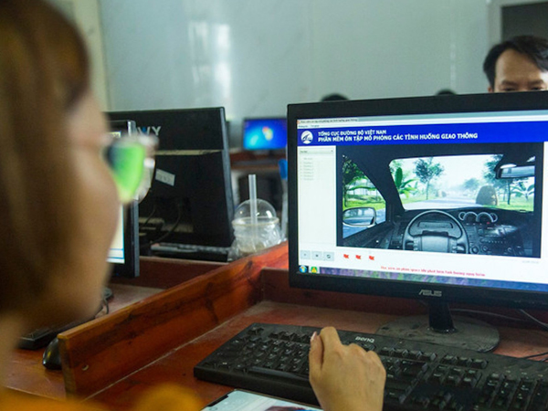 Từ 1/6, học viên thi bằng lái xe không phải học lý thuyết tập trung