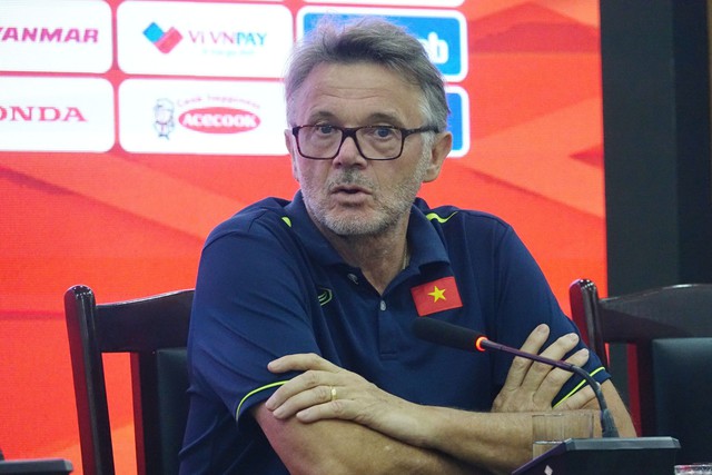 HLV Troussier viết tâm thư, tiết lộ điều đặc biệt về nội tình của tuyển Việt Nam