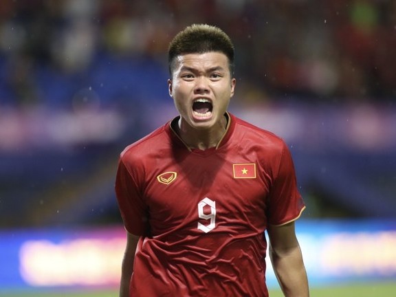 HLV Hoàng Anh Tuấn bổ sung gấp tay săn bàn số một của HLV Troussier lên tuyển U23 Việt Nam