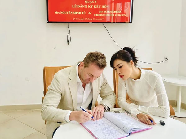 Minh Tú đăng ký kết hôn với hôn phu người Đức, tổ chức tiệc độc thân có 1-0-2