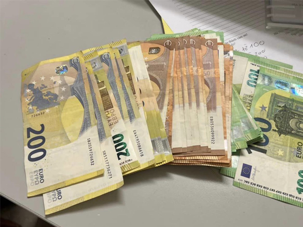 Hành khách quên ví chứa hàng nghìn Euro ở sân bay Nội Bài