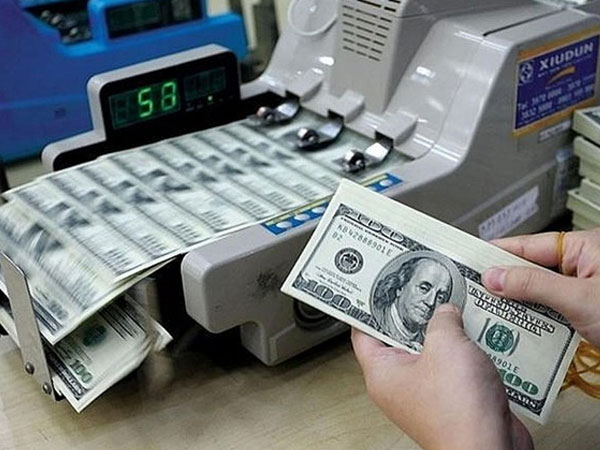 Lý do khiến giá vàng, USD cùng nhịp tăng mạnh
