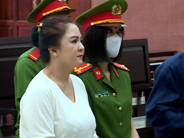 Bà Nguyễn Phương Hằng được giảm án dù không kháng cáo có đúng luật?