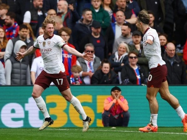 De Bruyne tỏa sáng, Man City thắng đậm Crystal Palace