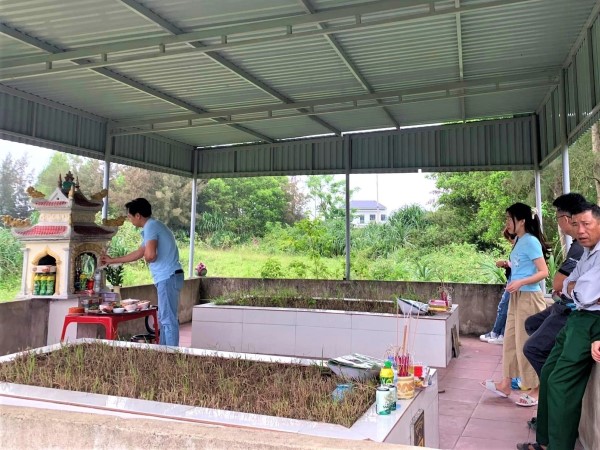 Đằng sau ngôi mộ 2 cô gái Trung Quốc chết trẻ ở Hà Tĩnh