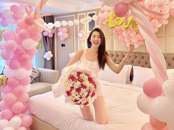 Thuý Ngân để lộ 1 chi tiết được người yêu chuẩn bị tiệc lãng mạn ngày sinh nhật?