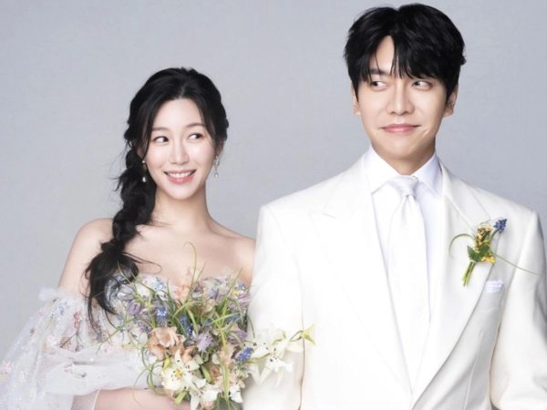 Lee Seung Gi - Lee Da In tung bộ ảnh cưới chưa từng công bố kỷ niệm 1 năm kết hôn, ai dè bị ái nữ chiếm spotlight