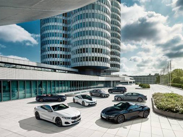 BMW 'đe dọa' soán ngôi vương Mercedes-Benz tại Việt Nam