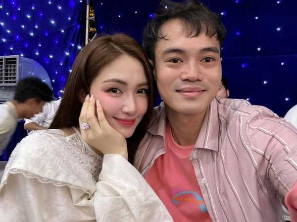 5 lần 7 lượt vướng tin hẹn hò, Hoà Minzy và cầu thủ Văn Toàn thân thiết thế nào?