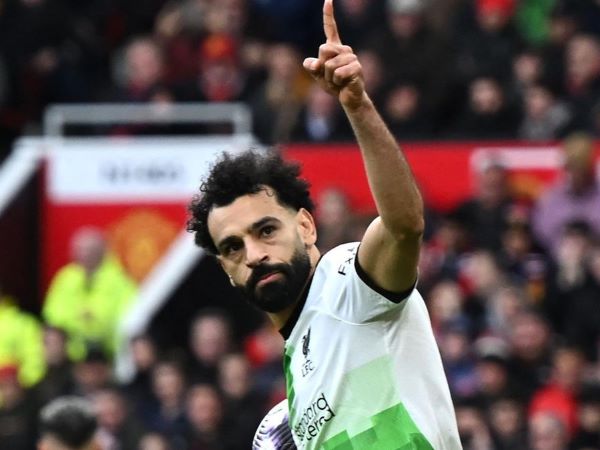 Salah phá 3 kỷ lục trong trận MU 2-2 Liverpool