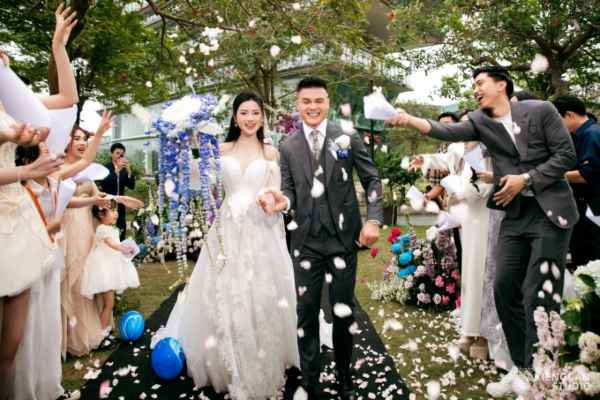 Cận cảnh biểu cảm của Doãn Hải My khi chứng kiến Chu Thanh Huyền hạnh phúc, xoá tan mọi tin đồn 'không ưa nhau'