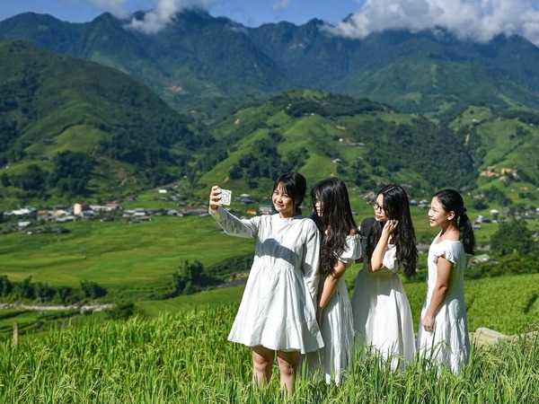 Nghỉ lễ 30/4 'dài như nghỉ Tết', công ty du lịch từ lo ế sang tất bật chốt tour